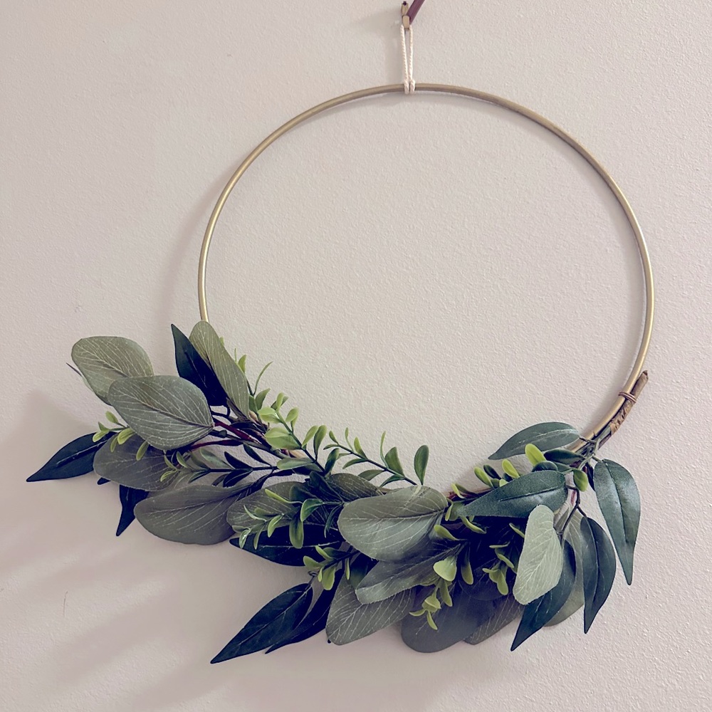 Round faux greens door or wall decor